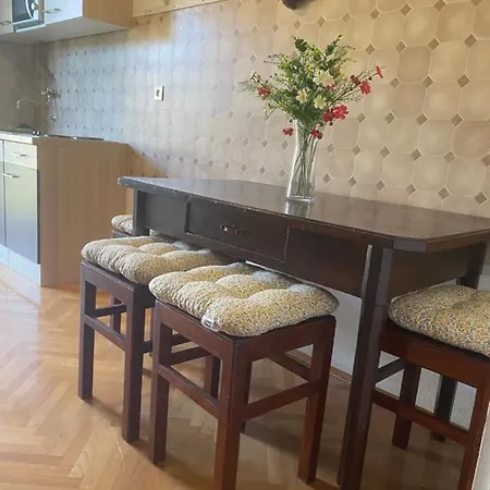 Apartman Bretia 公寓 苏佩塔尔